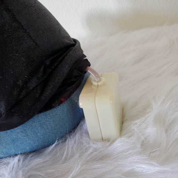 Vintage Rock & Roll Elmo With Playing Guitar, Plays Songs and Shakes - Picture 11 of 13